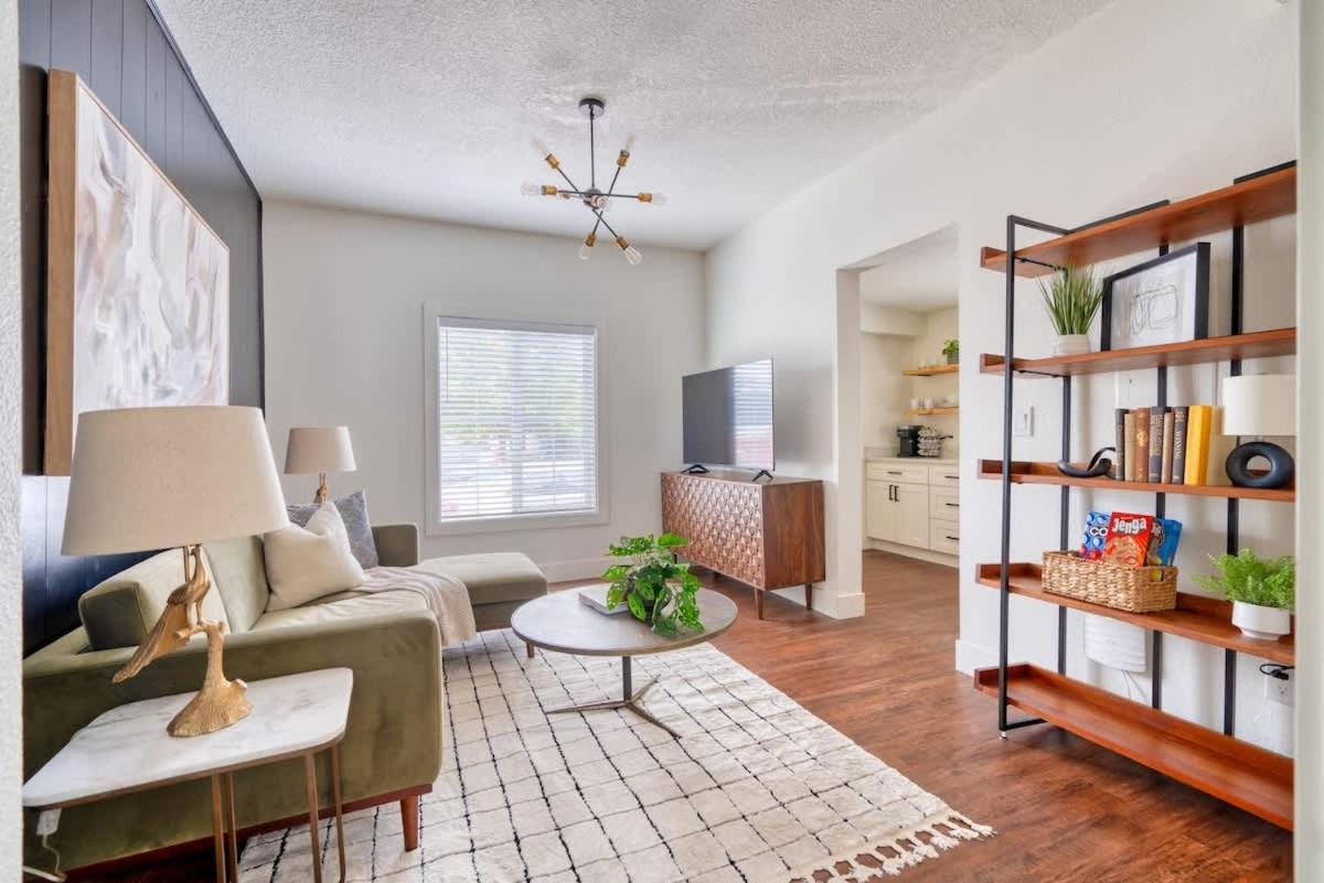 - Beautiful Brooklyn 1 Bed *